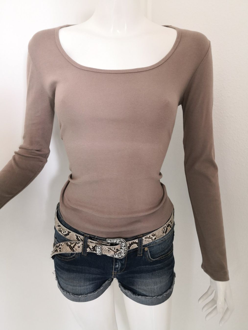 Mango T-shirt: 🤩MANGO LANGARM T-SHIRT BRAUN – Usato da Olten venduto da Naja-Twins-Twins 8