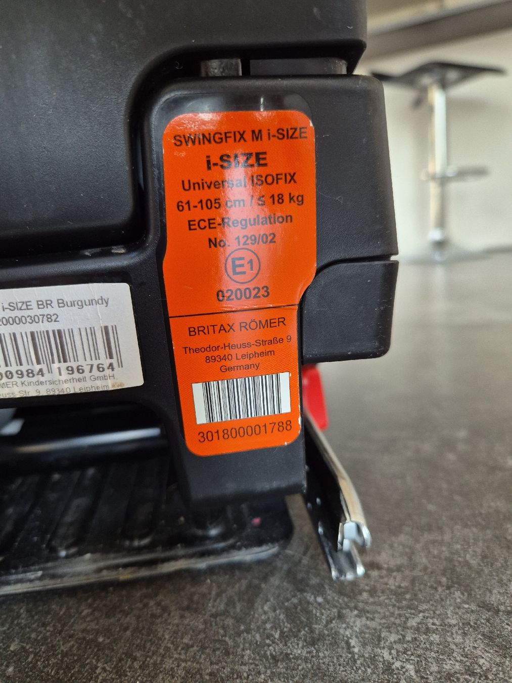 Britax Römer Seggiolini per auto: Siège Britax Römer SWINGFIX M 61-105cm – Usato da Bevaix venduto da Leuen7 3