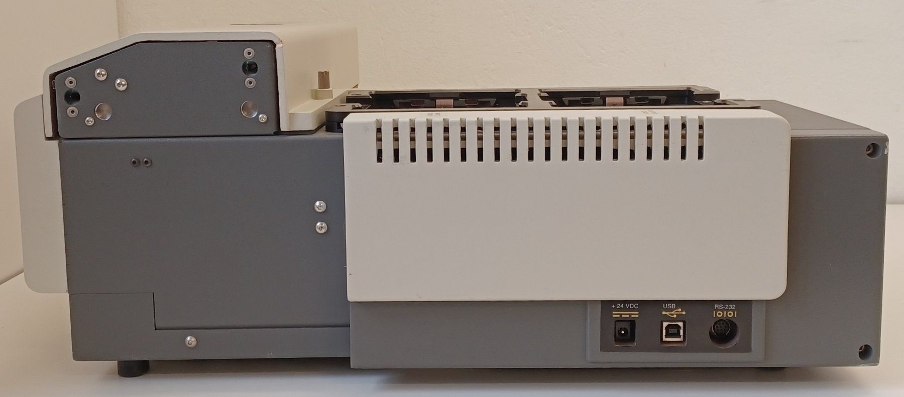 Accessori da laboratorio: Molecular Devices StakMax Microplate Stacker – Difettoso da Niederdorf venduto da LeptonAG_Labor 1