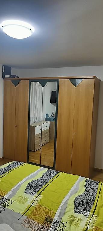 Armadi: Schrank Kleiderschrank  – Usato da Birsfelden venduto da mannypereira 4