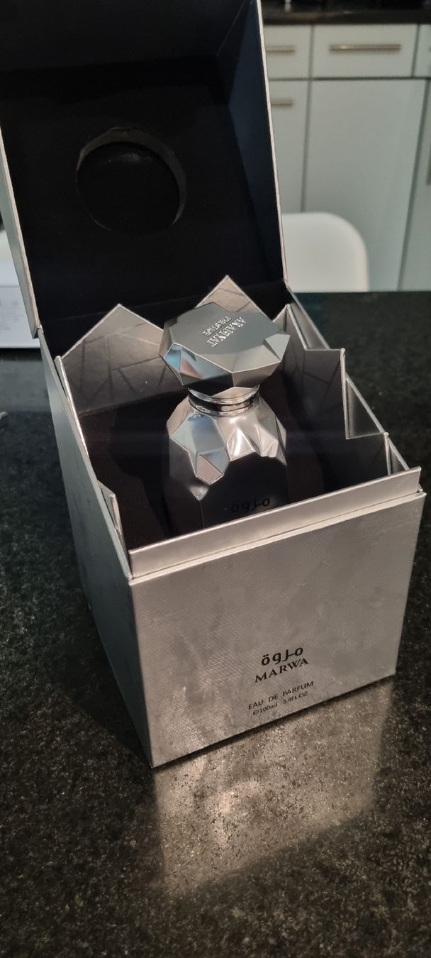 Parfum & Eau de Toilette: Arabiyat Prestige Marwa Eau de Parfum 100ml – Neu (gemäss Beschreibung) aus Luzern von B.Swiss 1