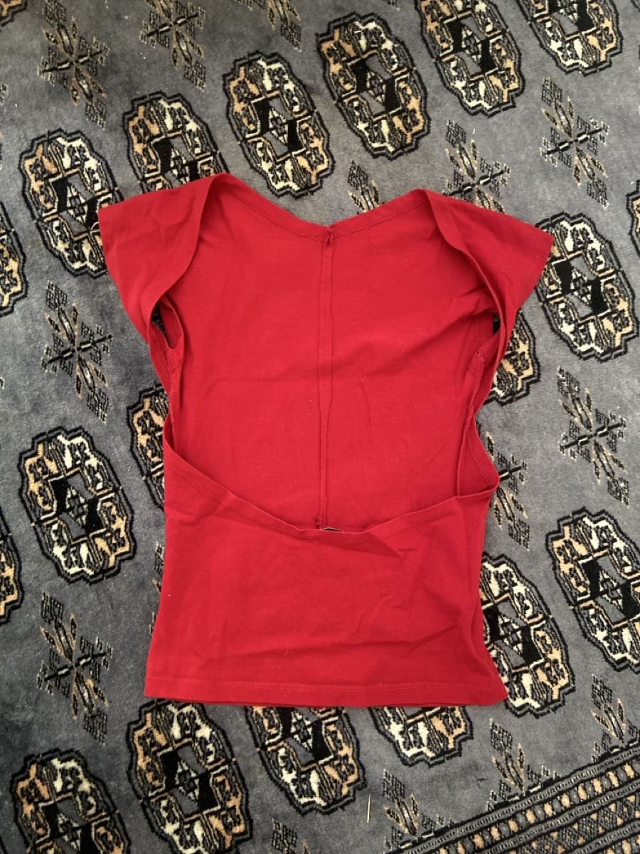 T-shirts: rückenfreies rotes top von subdued – D'occasion à Basel par Erdbeer_maus 1