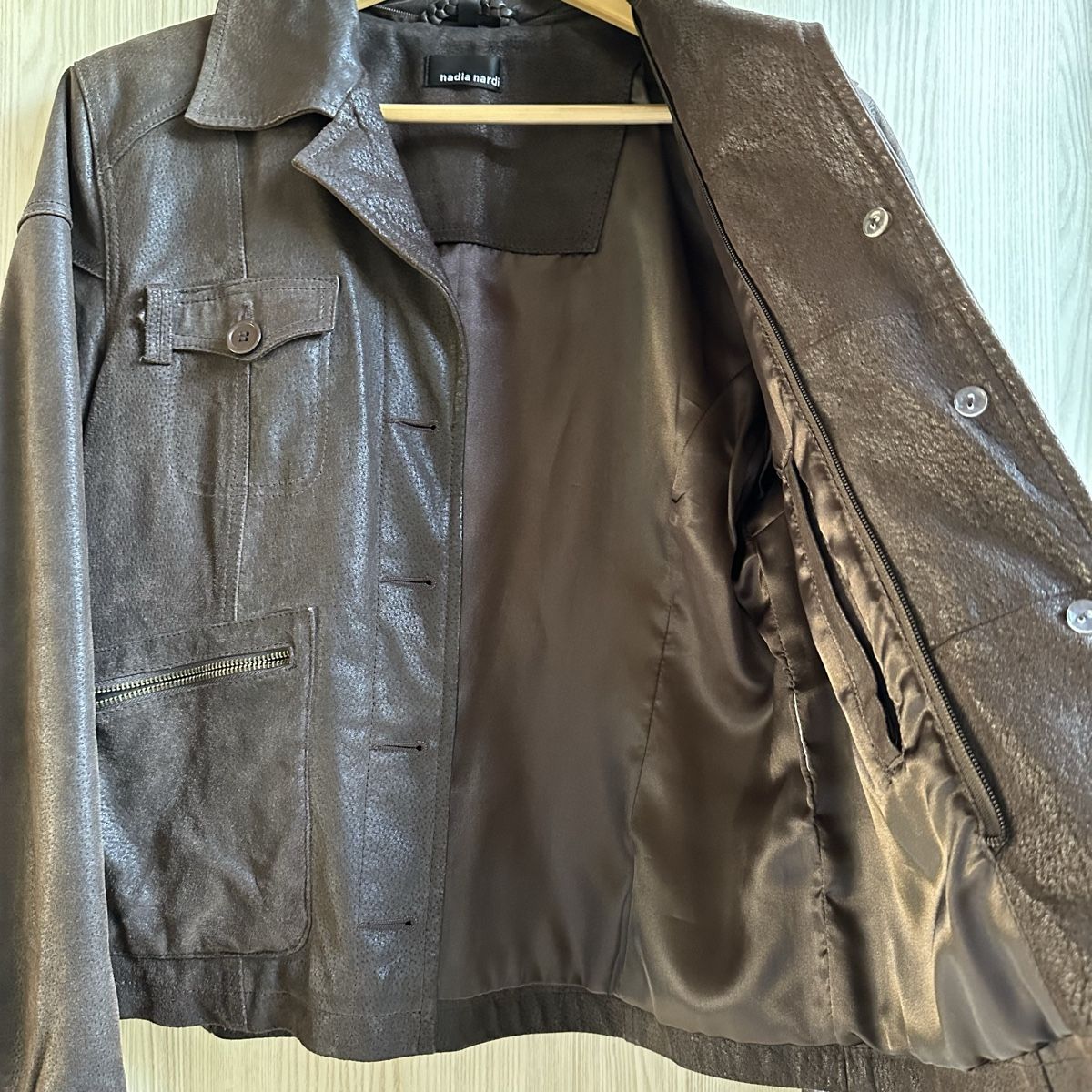 Vestes: Lederjacke Nadia Nardi – D'occasion à Schönenwerd par palaceofwords 2