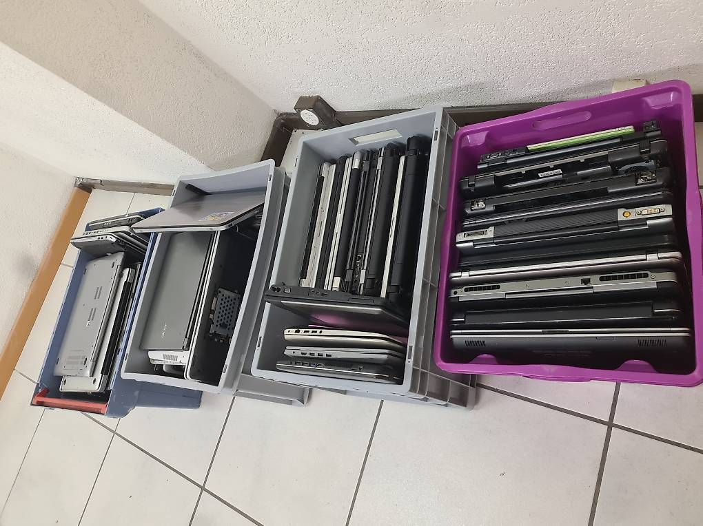 PC: Vente de PC pour exportation – Usato da La Chaux-de-Fonds venduto da PoritoshP 2