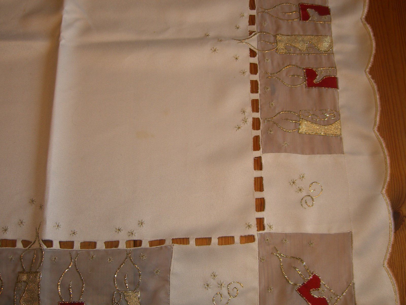 Coperte: hübsche Weihnachts Tischdecke, Polyester – Usato da Winterthur venduto da Ghandi5 4