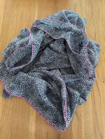 Schöner Schlauchschal von PIECES mit Muster, Top-Zustand