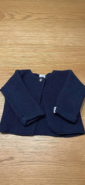 Vestes & Manteaux: PETIT BATEAU Baby Strickjacke Gr. 6M – D'occasion à Schindellegi par Erna_B.