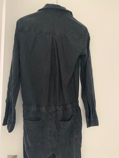 Tute: Combinaison noire en Lyocell de Bella Dahl – Usato da St-Aubin-Sauges venduto da Juliezan 8