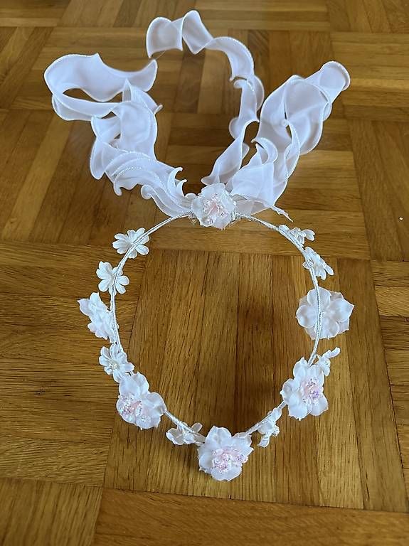 Tutte le decorazioni: Weisssonntag Kränzchen – Usato da Dietikon venduto da Princessy