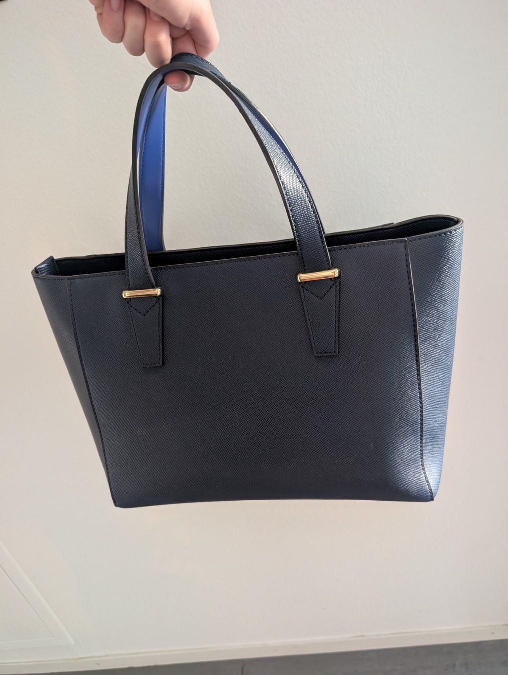 Guess Borse da donna: Guess Handtasche Königsblau – Usato da Zofingen venduto da Anna.r.m 1