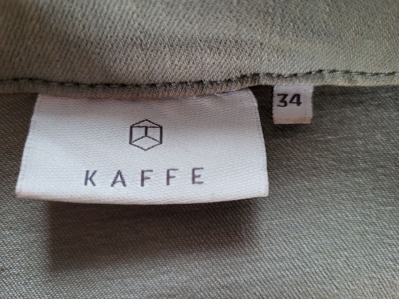 Giacche: Jeansjacke olive Grösse 34 – Usato da Oekingen venduto da FlamingoDoktor 2