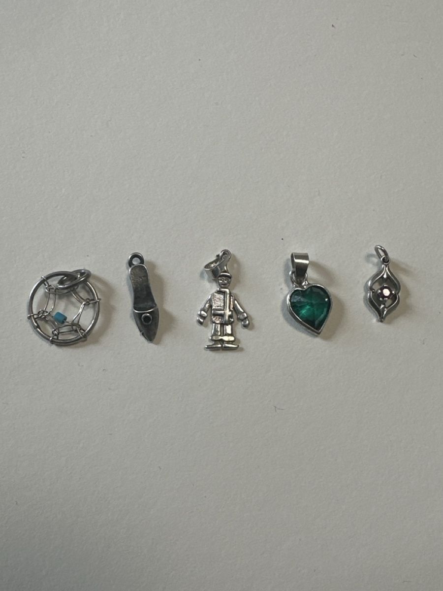 Altri gioielli: lot Pendentif en argent – Usato da Montreux venduto da Pipo7878