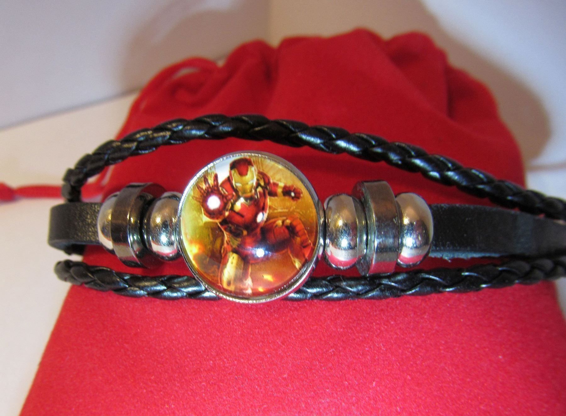 Bracciali & Braccialetti: NEU Lederarmband mit Amulett Iron Man – Nuovo e nell'imballaggio originale da St. Margarethen TG venduto da ursk10 4