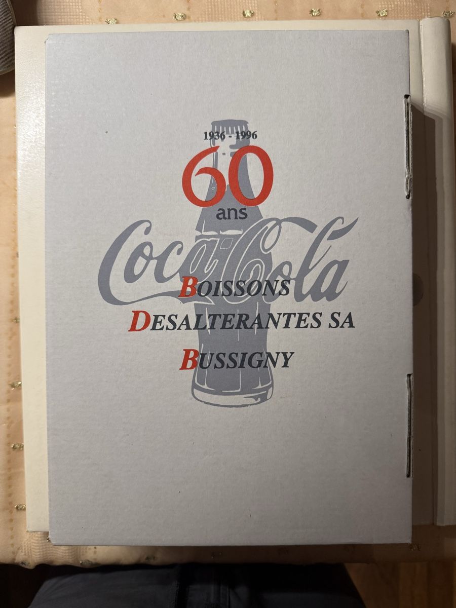 Coca-Cola Altro per la casa: Coca-Cola Bouteille 60 Ans Bussigny Edition Limitée – Nuovo e nell'imballaggio originale da Montreux venduto da kingfisherbeach