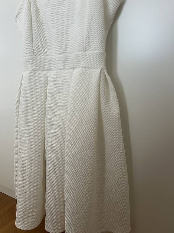 Robes: Weisses Kleid – D'occasion à Münsingen par eny04 2