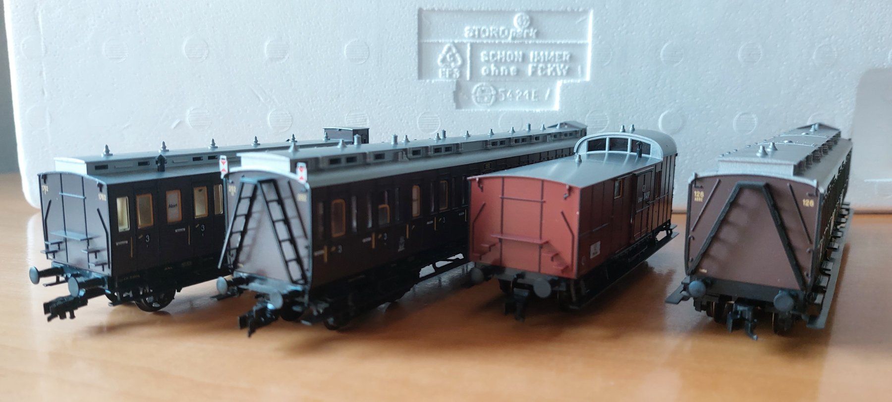 Fleischmann Modelleisenbahnen: Fleischmann 4890 - Dampfzug mit T18 der K.P.E.V. – Neu (gemäss Beschreibung) aus Rotkreuz von MOBAHN-1zu87 7
