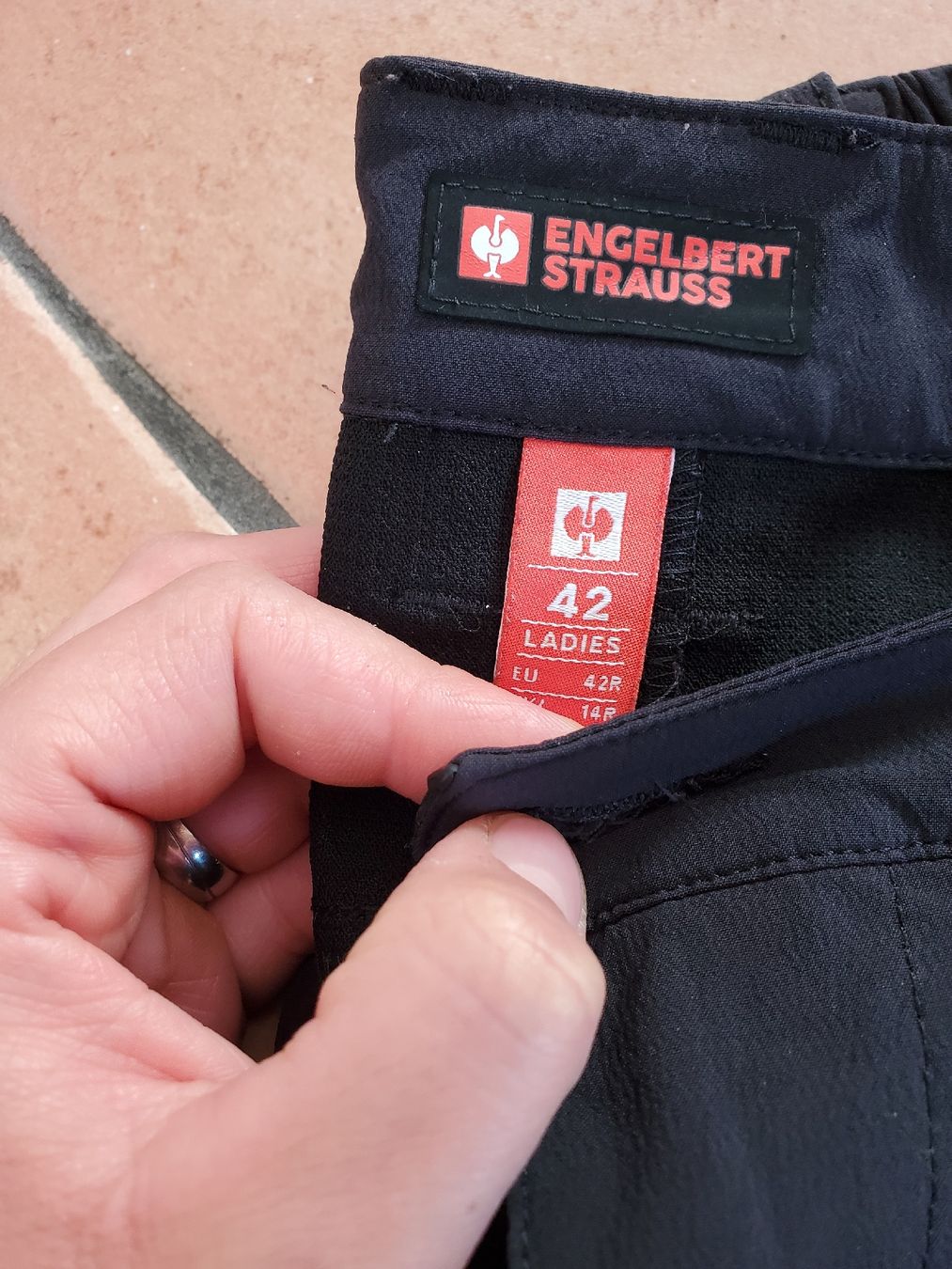 Engelbert Strauss Pantaloni: Engelbert Strauss Shorts schwarz  – Usato da Brünisried venduto da marii. 2