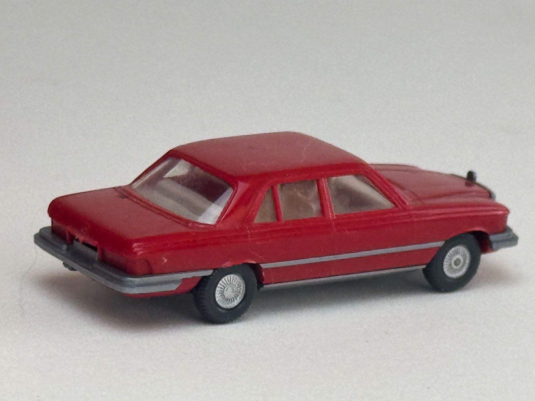 Wiking Modellautos: RI- Wiking Mercedes 450 SE rot – Gebraucht aus Elm von Wikmtz 1