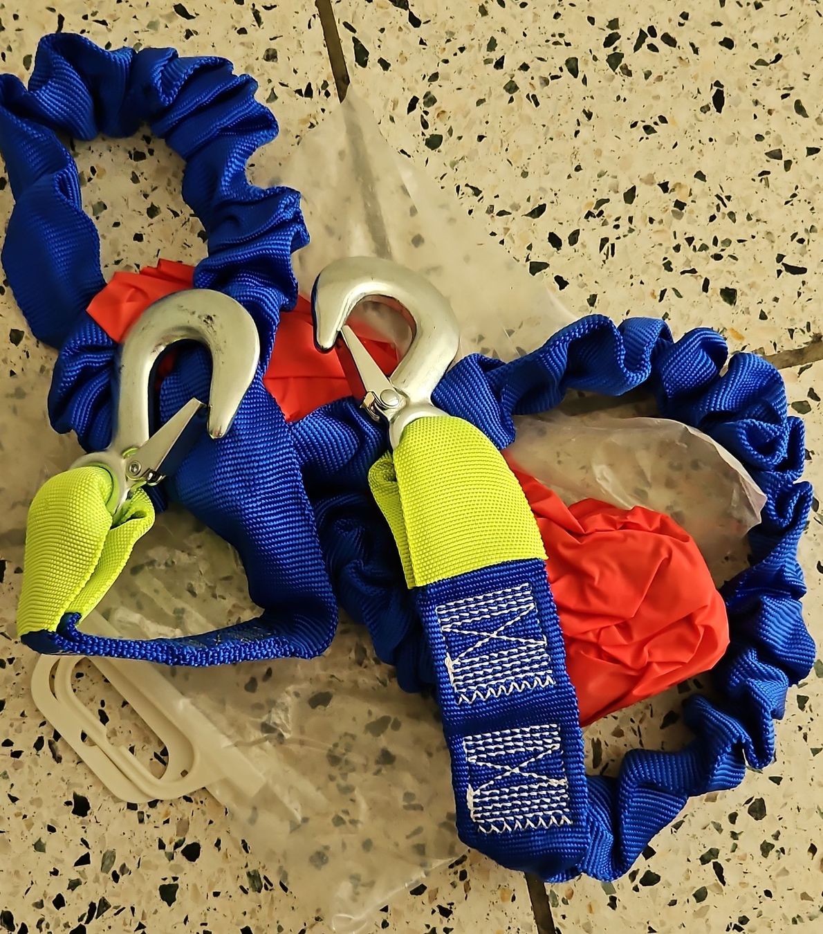 Abschleppseile: Robuste Abschleppschlinge, Abschleppseil mit Haken – Neu und originalverpackt aus Zürich von zweistein03