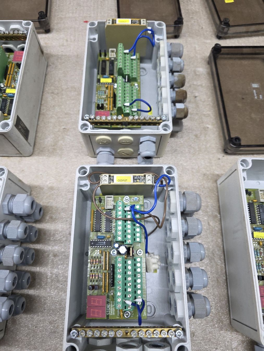 Alimentazione elettrica: 4stk. Schaltschtänke  – Usato da Rüti ZH venduto da Madeira14 1