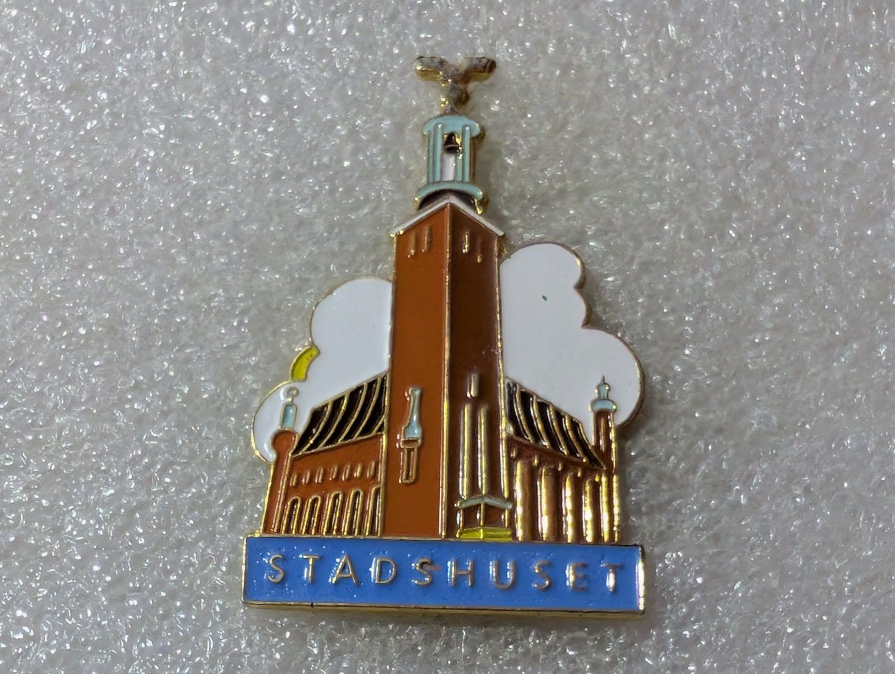 Placchette & Badge: Ansteckpin 108: Stadshuset – Usato da Oppligen venduto da Pin-Fall-Shop