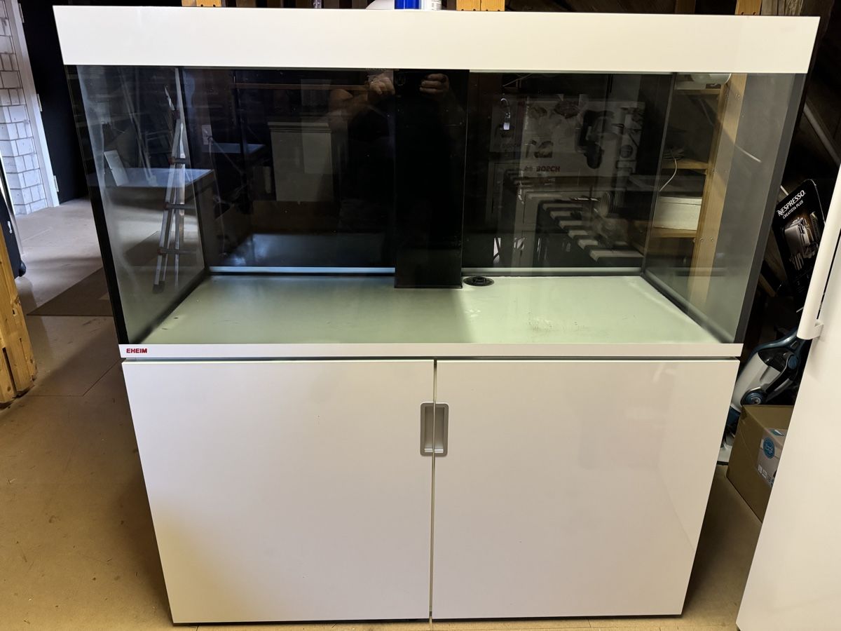 Eheim Aquarium: Eheim Inspira 400 Aquarium – Gebraucht aus Wildegg von Dmusso