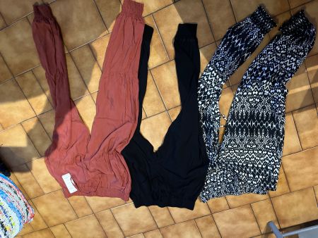Lot 3 pantalons lègé Taille M Mélany