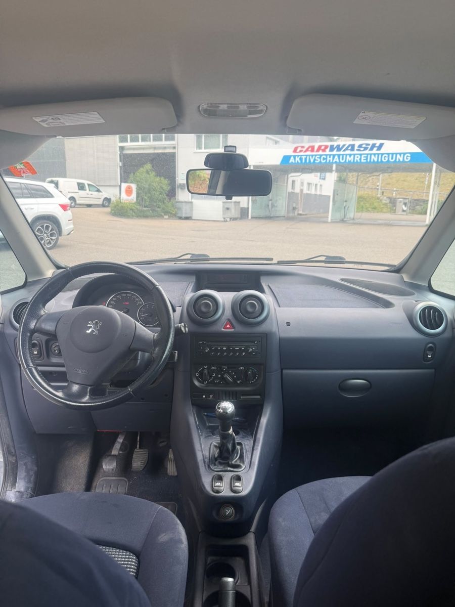 Peugeot Automobili: Peugeot 1007 1.4 – Usato da St. Gallen venduto da rer_5ksd 1