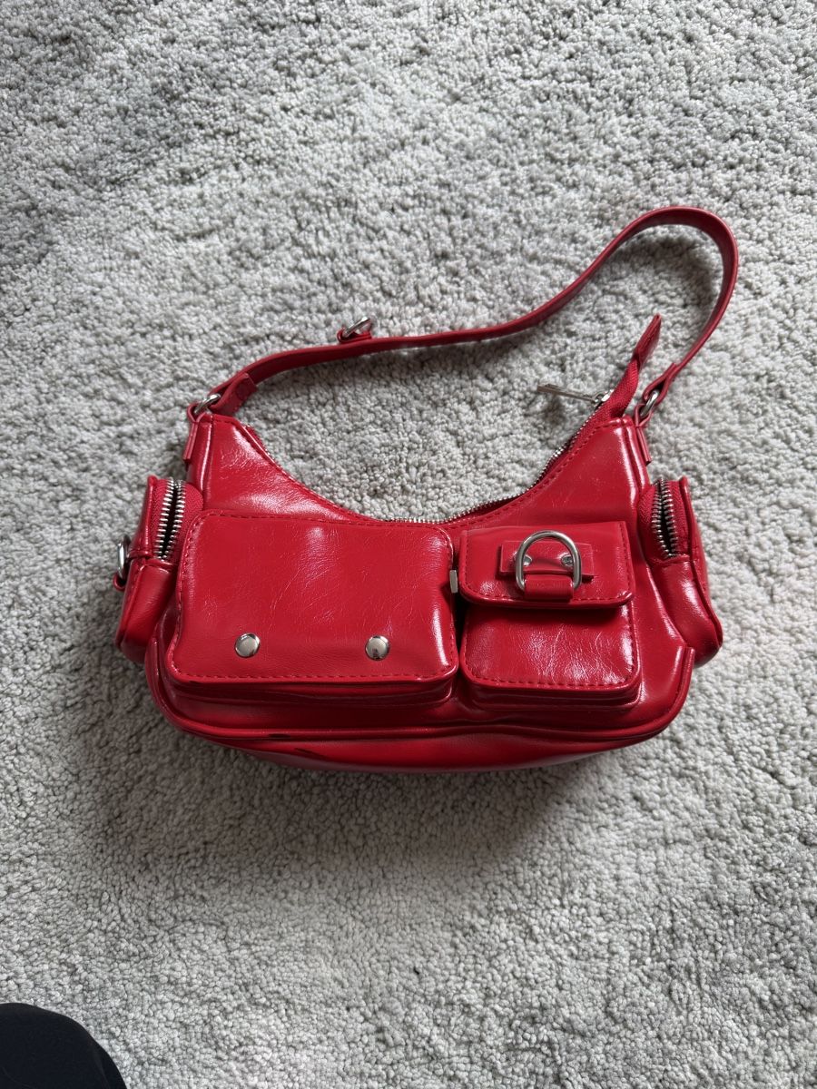 Taschen für Damen: Bershka Handtasche – Gebraucht aus Männedorf von sop_my77