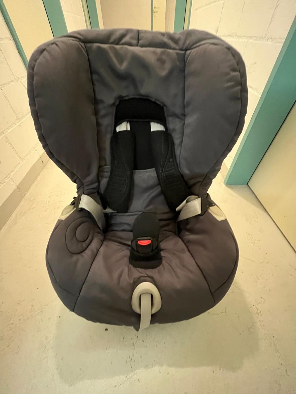 Britax Römer Seggiolini per auto: Autositz Römer 9-18 kg – Usato da Unterkulm venduto da Lotusblume81 2