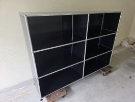 Schwarzer Metall-Schrank USM Haller