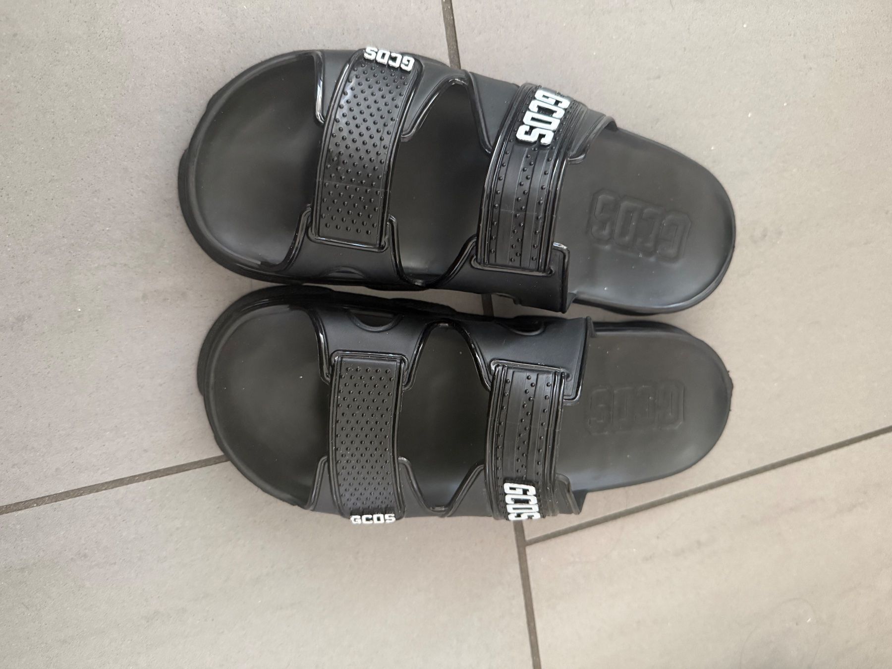 Scarpe da donna: Neu Original Sandale GCDS grosse38 – Nuovo (secondo la descrizione) da Allschwil venduto da Figidindia
