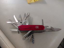 Victorinox Swiss Champ rot mit Box und Anleitung Top Zustand