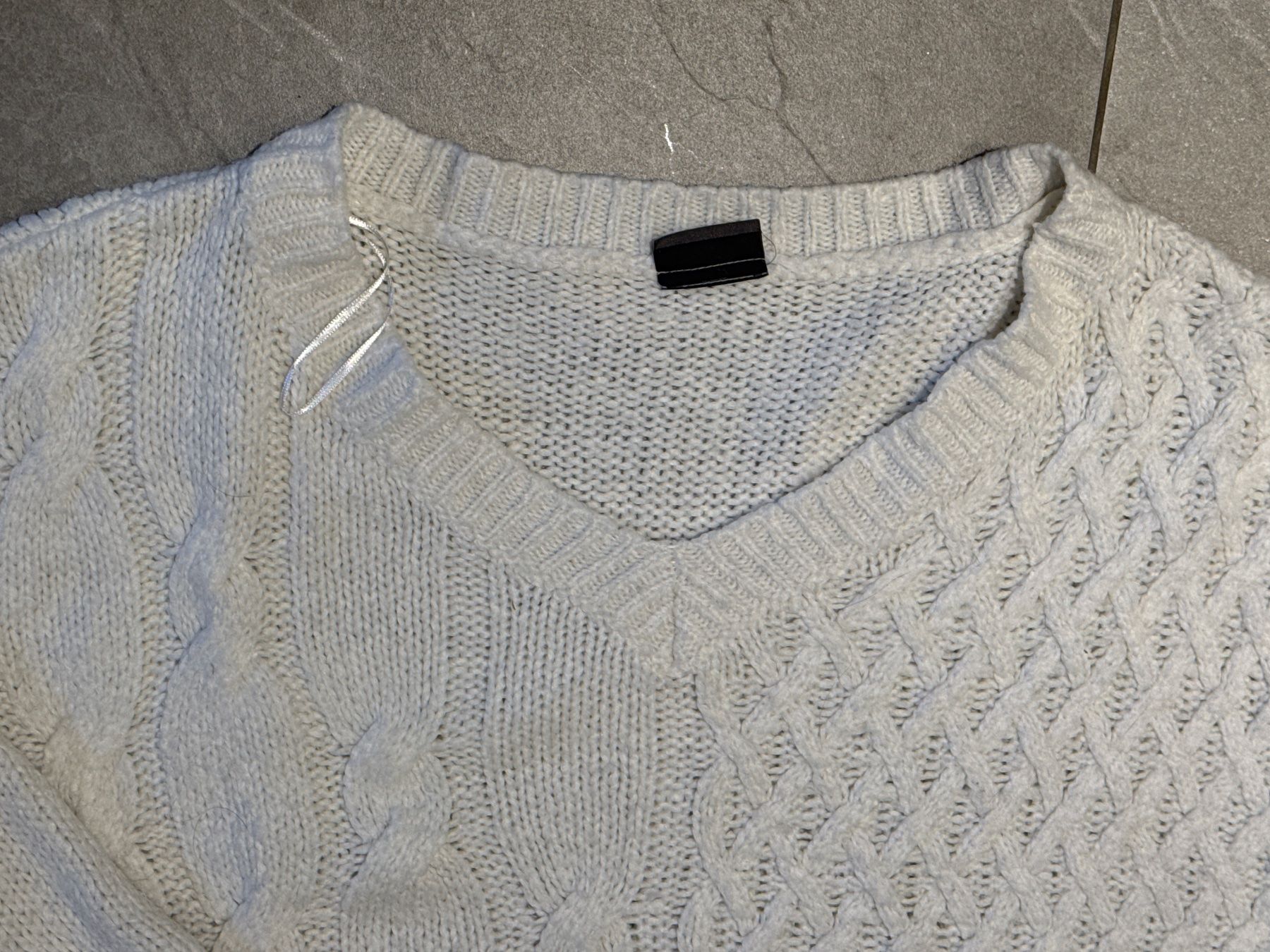 C&A Pullover & Sweatshirts: Strick Pulli, V- Ausschnitt, XL – Gebraucht aus Amriswil von used2use 1