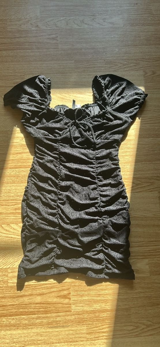 H&M Vestiti: Knielanges Schwarzes Kleid – Nuovo (secondo la descrizione) da Effretikon venduto da eli_6qps