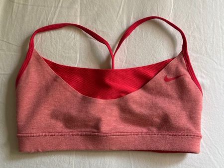 Neu - Sport BH Nike rot Grösse XS