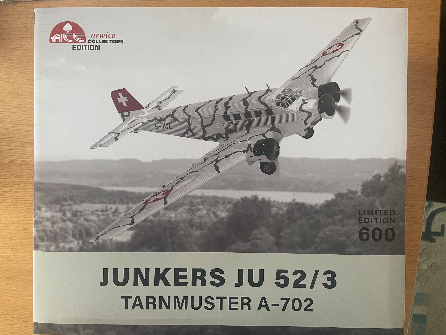 Swissair Kit di modellismo & Modellini statici: Ju-52 Schweizer Luftwaffe A-702  mit Tarnbemalung, 1/72 – Nuovo e nell'imballaggio originale da Hochfelden venduto da aviatikboerse_top 3