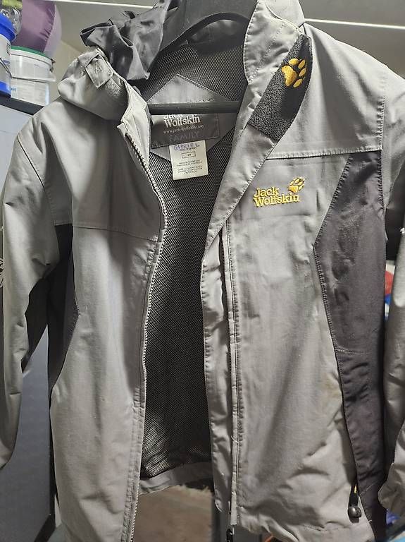 Giacche: Jack Wolfsking Jacke – Usato da Füllinsdorf venduto da orazio23