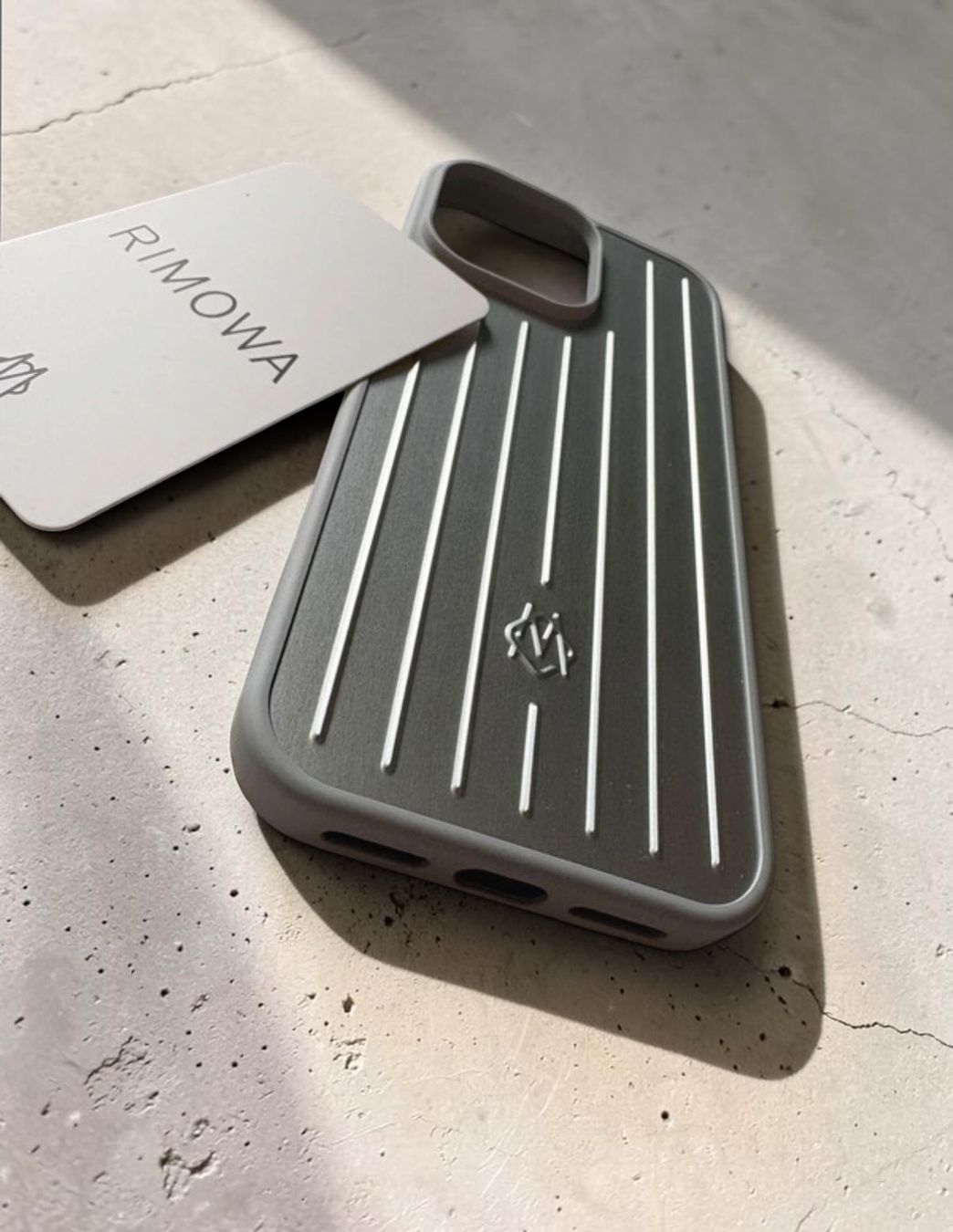 Coques & Protection écran: iPhone 15Pro Max Rimowa Case – D'occasion à Chur par Madeys 3