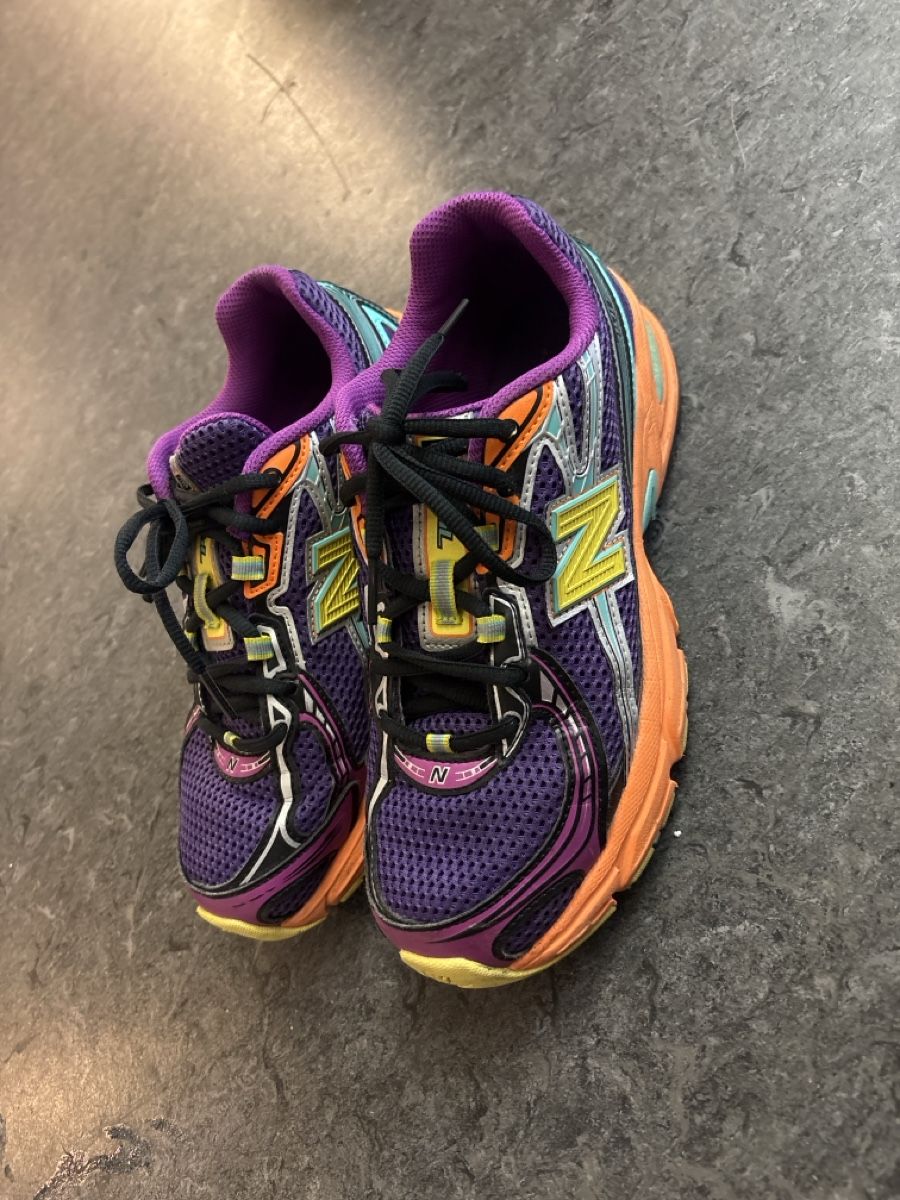New Balance Damenschuhe: New Balance sneaker Damen Grösse 39,5 – Gebraucht aus Zürich von Glitterfee
