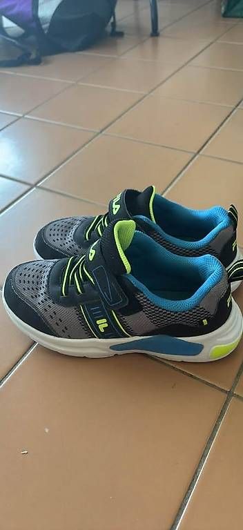 Chaussures garçon: FILA chaussures de sport – D'occasion à Versoix par pab_h6jr