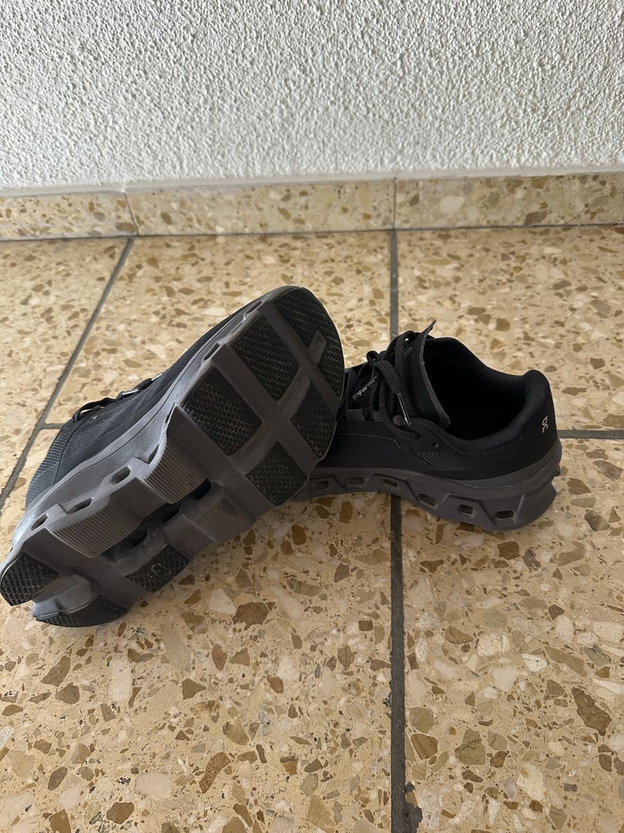 On Scarpe da donna: On Damenschuhe  – Usato da Adligenswil venduto da xiaopa 3