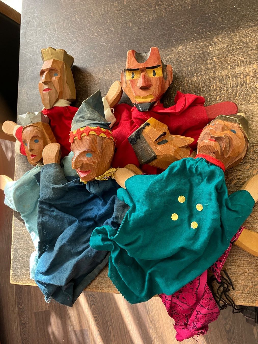 Bambole: Kasperle-Figuren Holzköpfe geschnitzt – Usato da Zürich venduto da ylluw50 1
