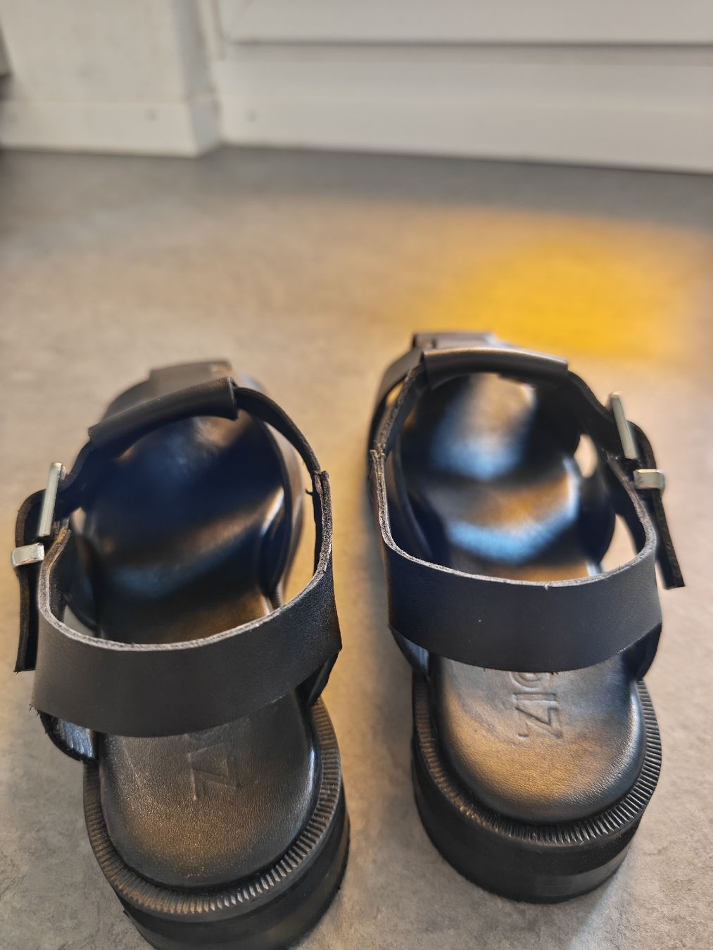 Damenschuhe: black leather sandals  – Neu (gemäss Beschreibung) aus Zürich von seconda_chance 4