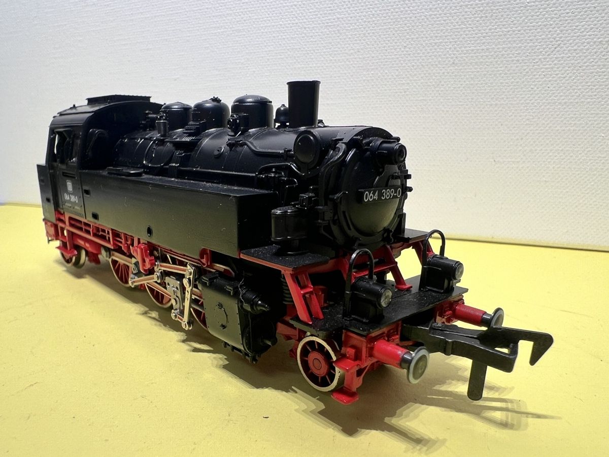 Fleischmann Modelleisenbahnen: Fleischmann BR64 Dampflok Gleichstrom HO – Gebraucht aus Weinfelden von Kammerflimmern 1