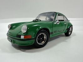 Porsche 911 Carrera RS 2.7 1:18, grün-schwarz, UNIV. HOBBIES