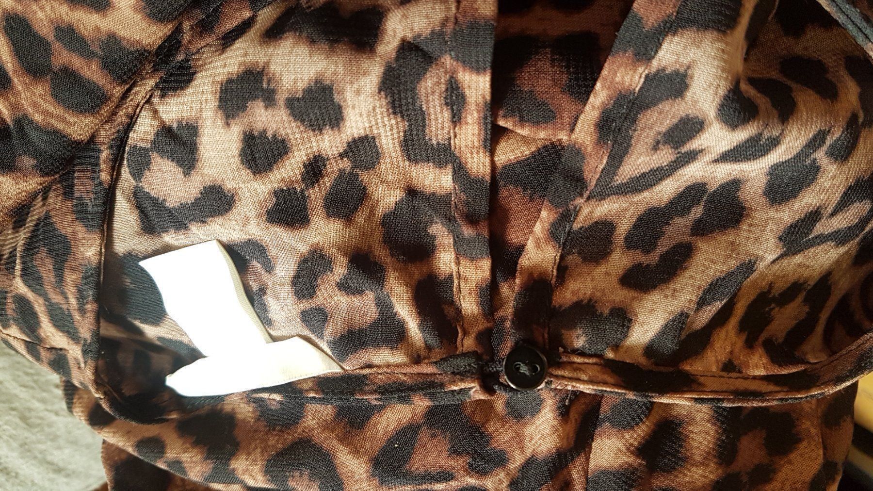 H&M Vestiti: Wadenlanges langärmliges Leo-Kleid – Nuovo (secondo la descrizione) da Oberengstringen venduto da Sheera7 8
