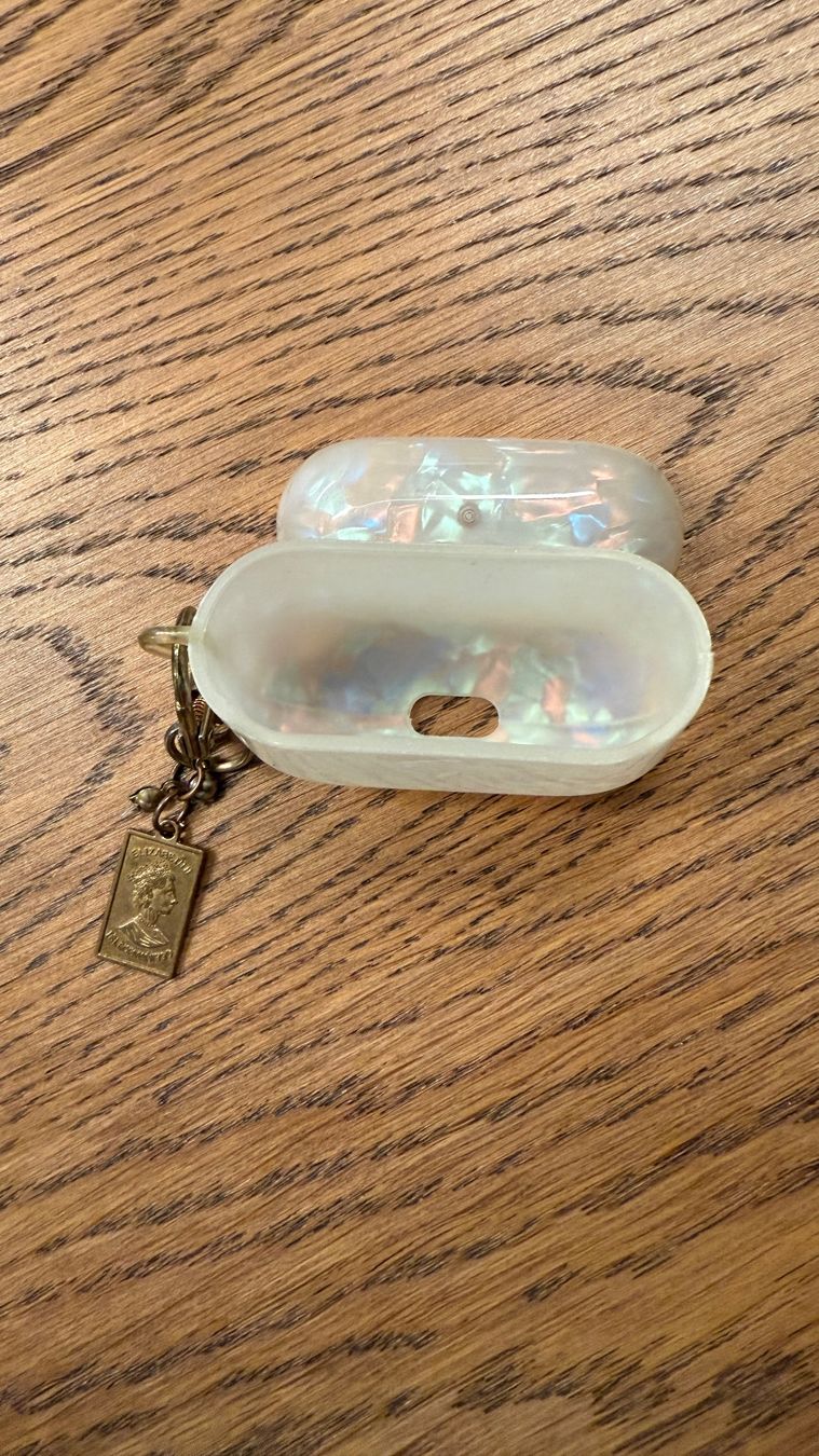 Anhänger: AirPods Case Glänzend Weiss mit Anhänger – Gebraucht aus Würenlos von Starceve 1