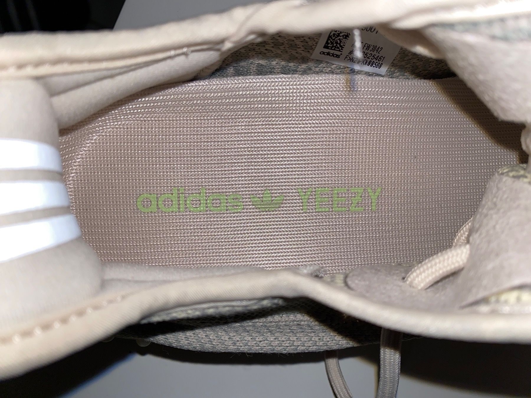 Adidas Scarpe da uomo: ADIDAS YEEZY BOOST – Nuovo (secondo la descrizione) da pully venduto da asi_w6gl 4