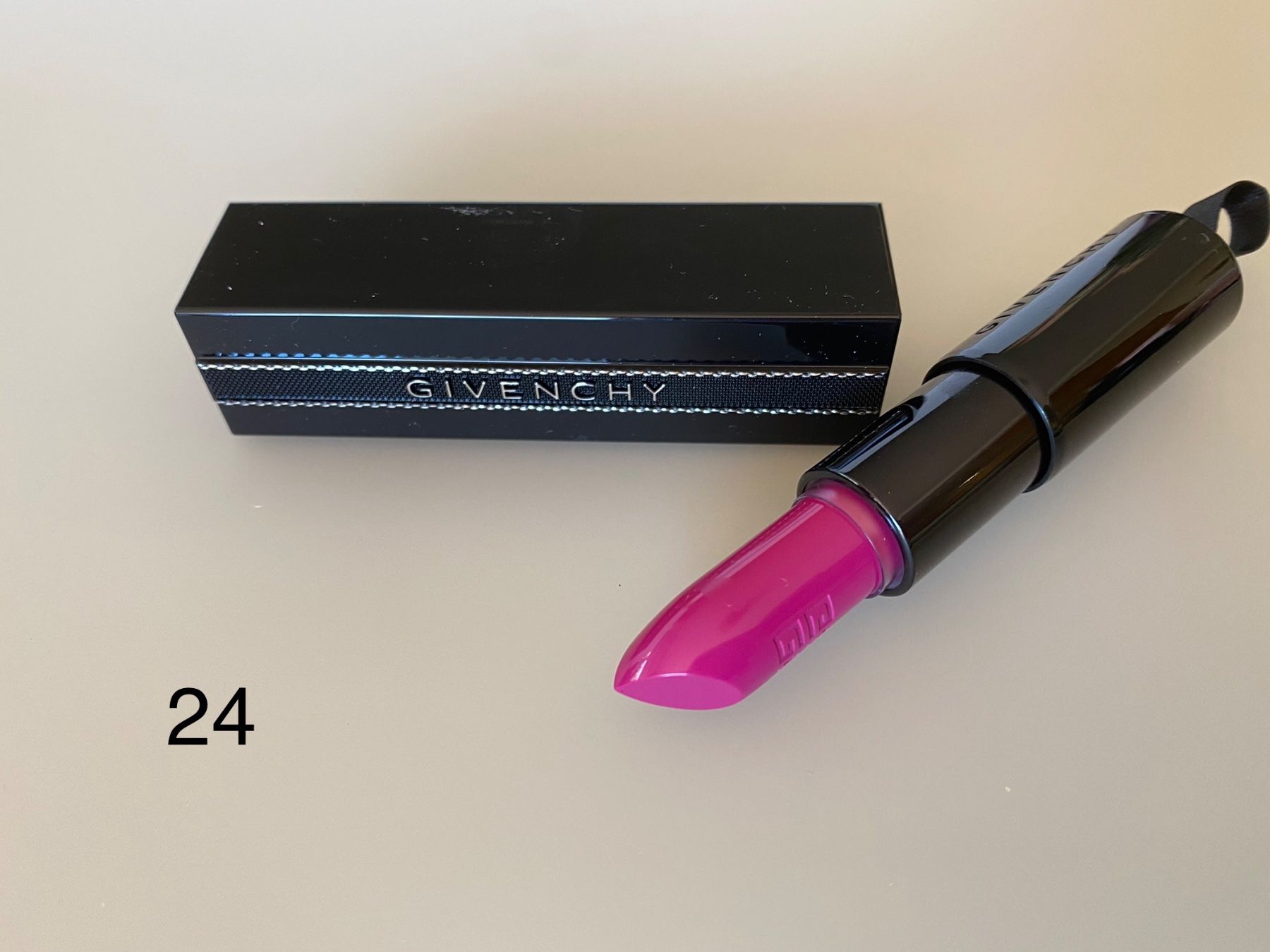 Make-up: Givenchy lipstick maquillage – Nuovo e nell'imballaggio originale da Pully venduto da Natala